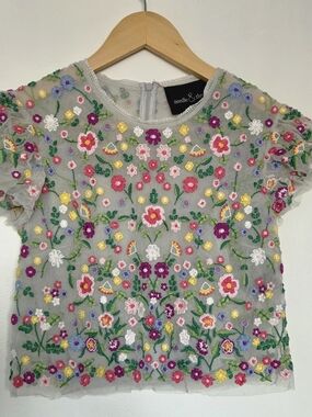 Needle & Thread gray sheer embroidered floral short sleeve top
